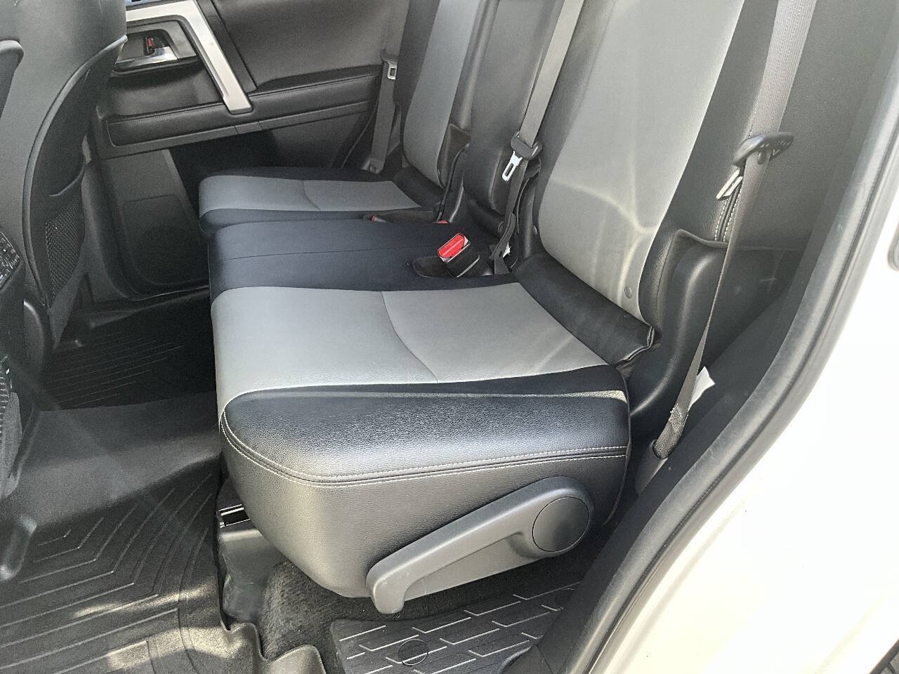 Used 2018 Toyota 4Runner SR5 Premium AWD/4WD image 26