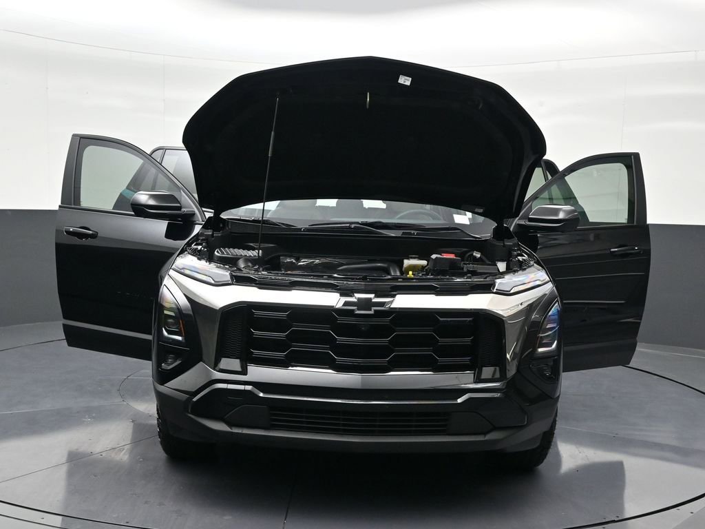 Used 2025 Chevrolet Equinox ACTIV w/ Safety and Technology Package image 35