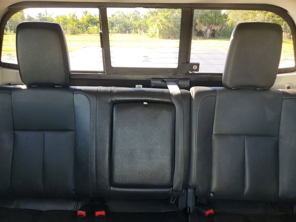 Used 2019 Nissan Titan SL w/ Chrome Package image 13