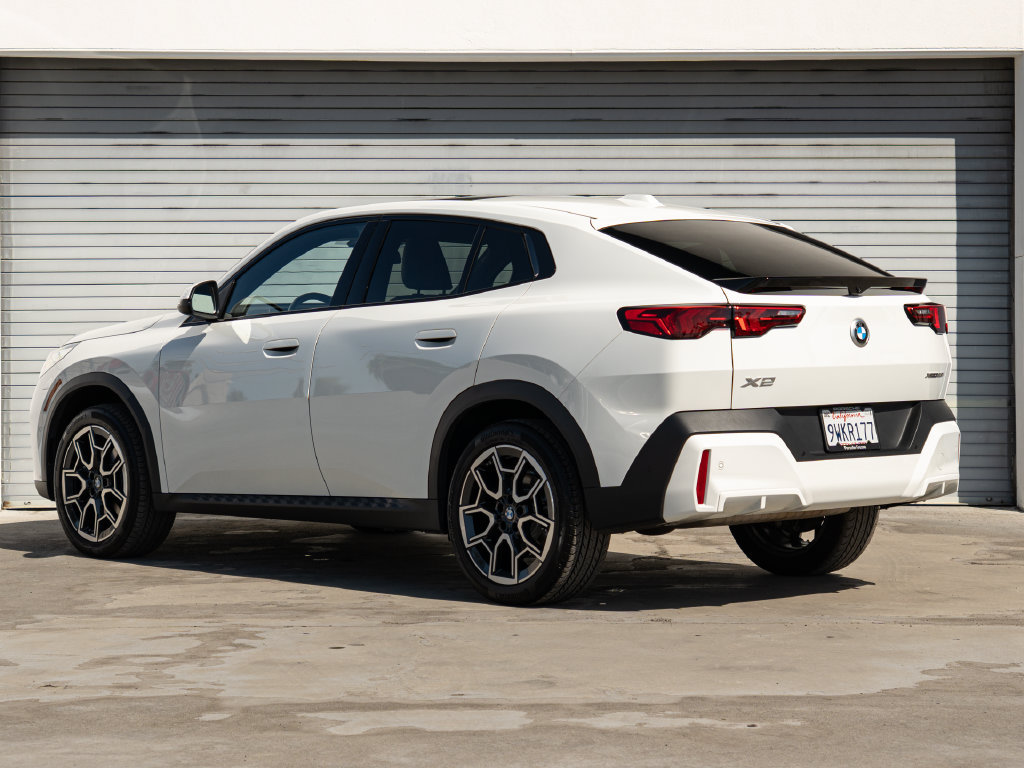 Used 2026 BMW X2 xDrive28i AWD/4WD image 3