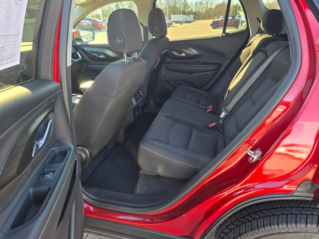 Used 2024 GMC Terrain SLE image 8