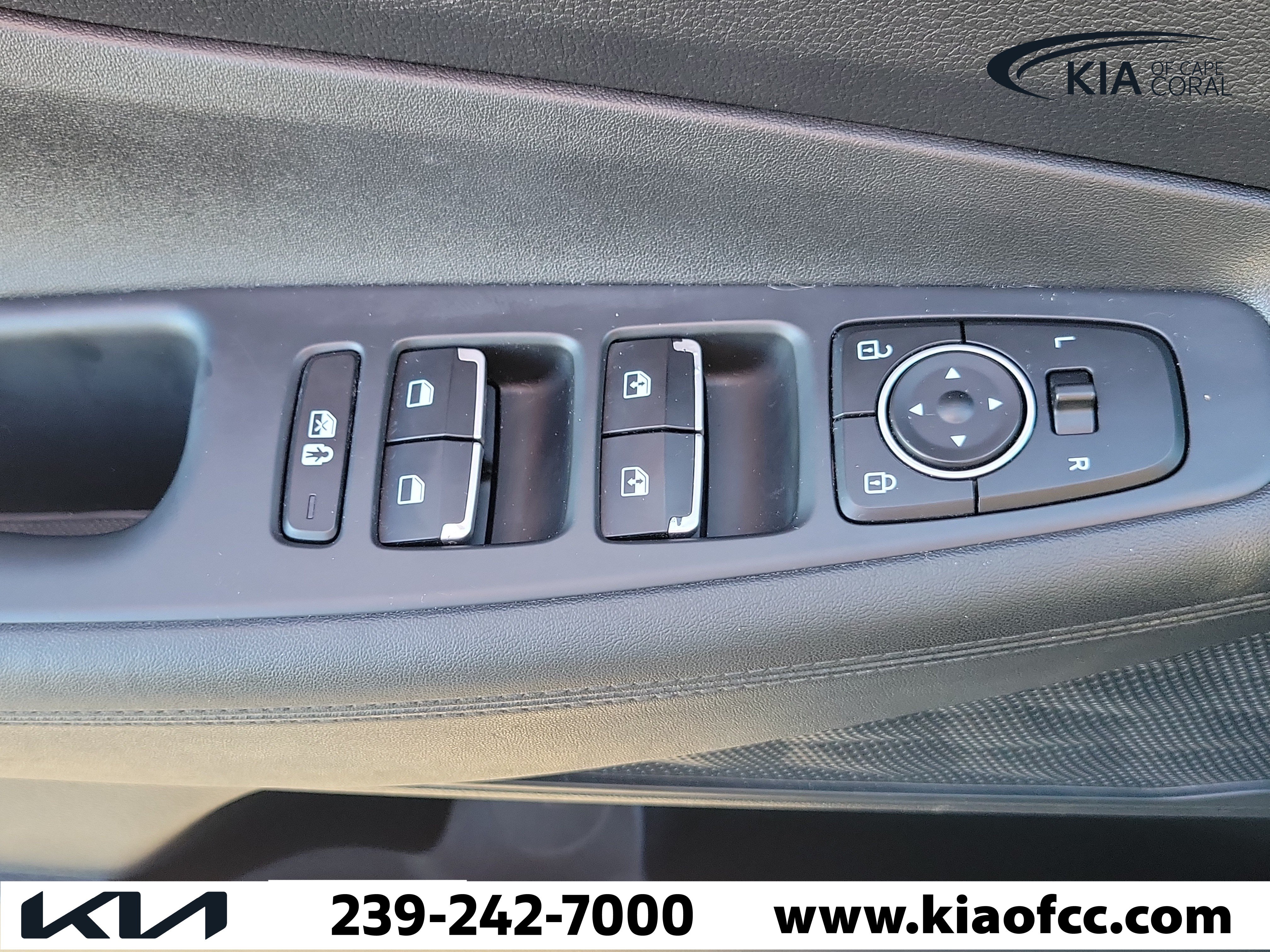 Used 2023 Hyundai Santa Fe SEL FWD image 25