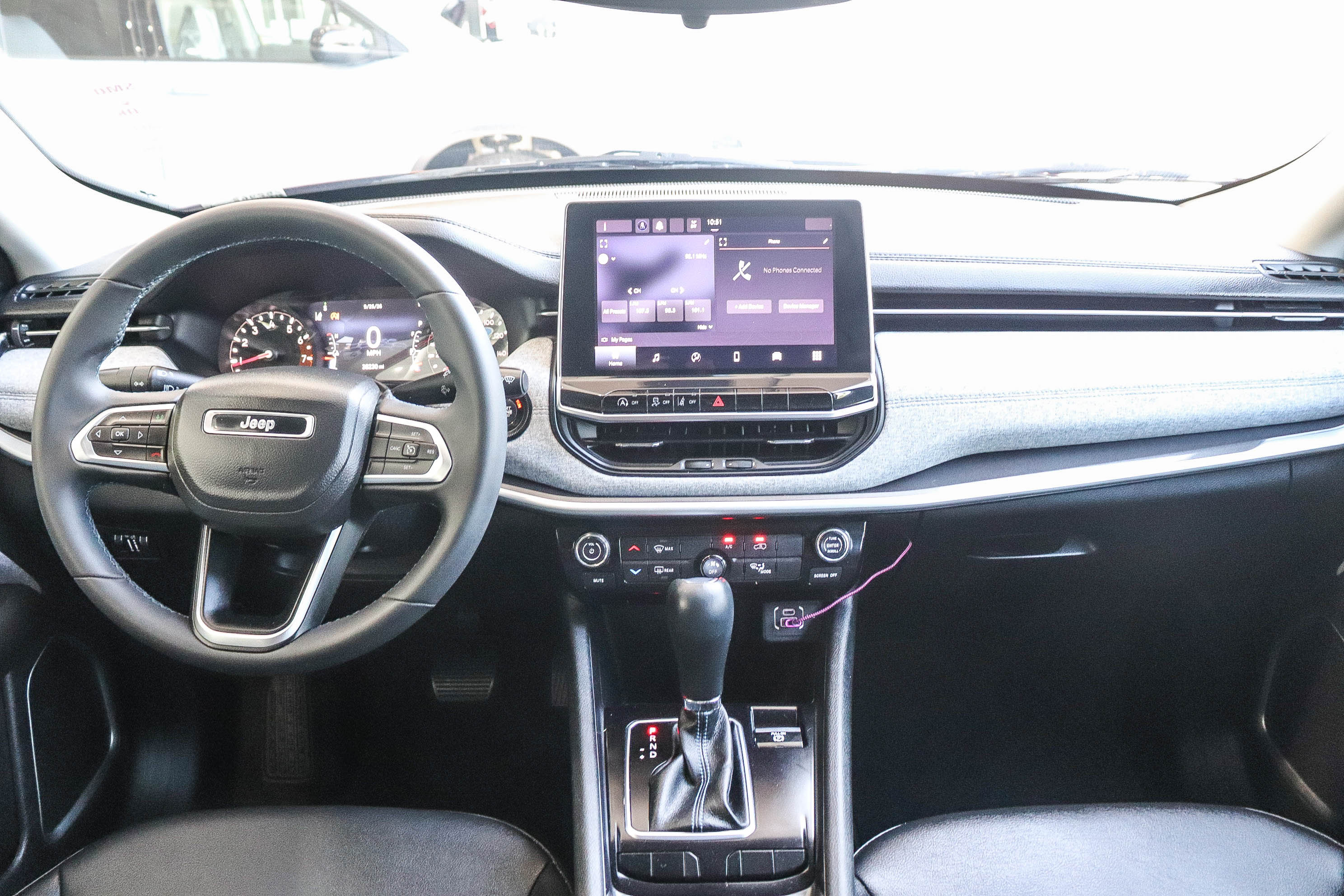 Used 2022 Jeep Compass Latitude FWD image 14