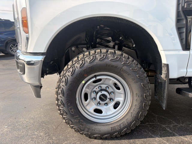 New 2027 Ford F250 XL w/ XL Off-Road 33" Tire Package AWD/4WD image 27