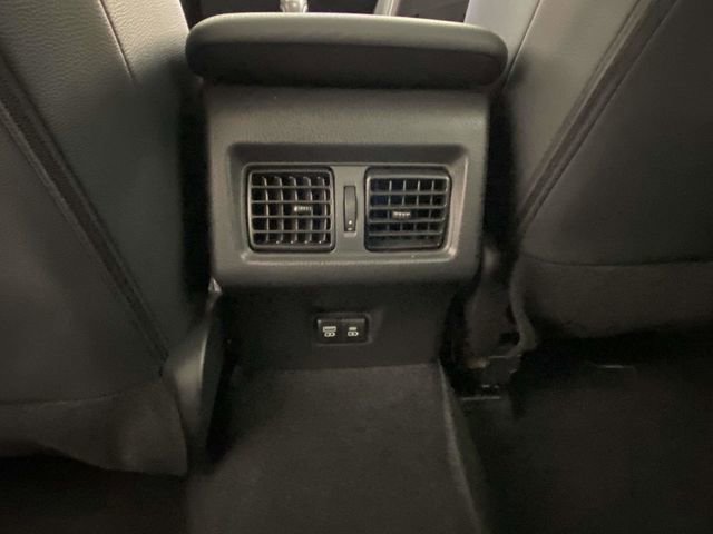 Used 2025 Toyota Camry SE w/ Convenience Package image 11