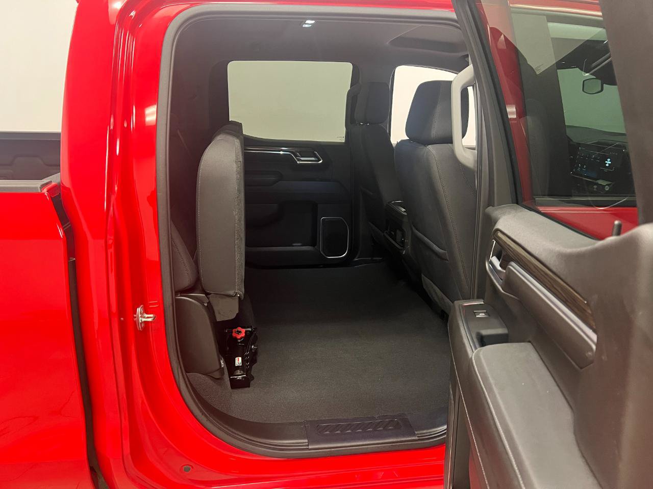 Used 2022 Chevrolet Silverado 1500 RST AWD/4WD image 25