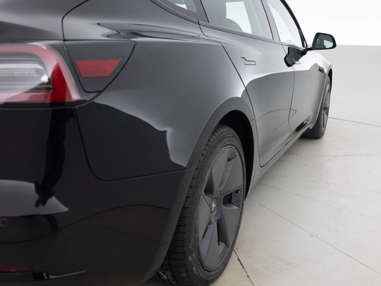 Used 2021 Tesla Model 3 Long Range AWD/4WD image 14