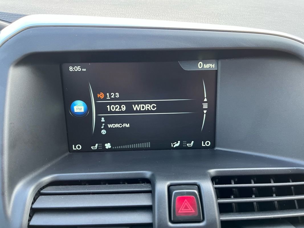 Used 2015 Volvo XC60 T5 w/ Proximity Package image 7