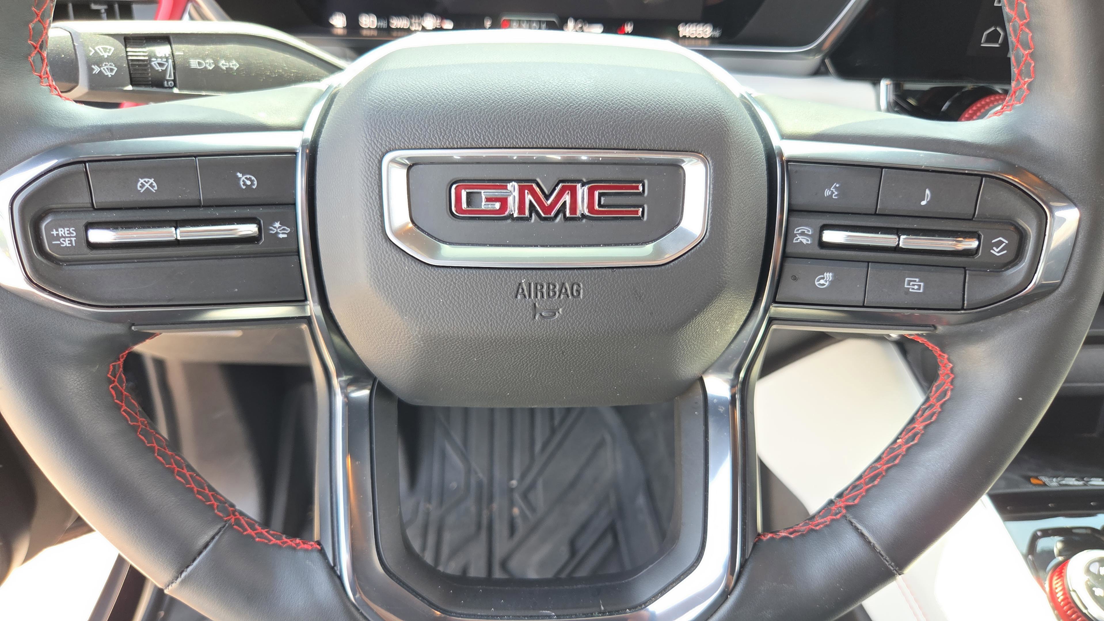 Used 2024 GMC Canyon AT4X AWD/4WD image 25