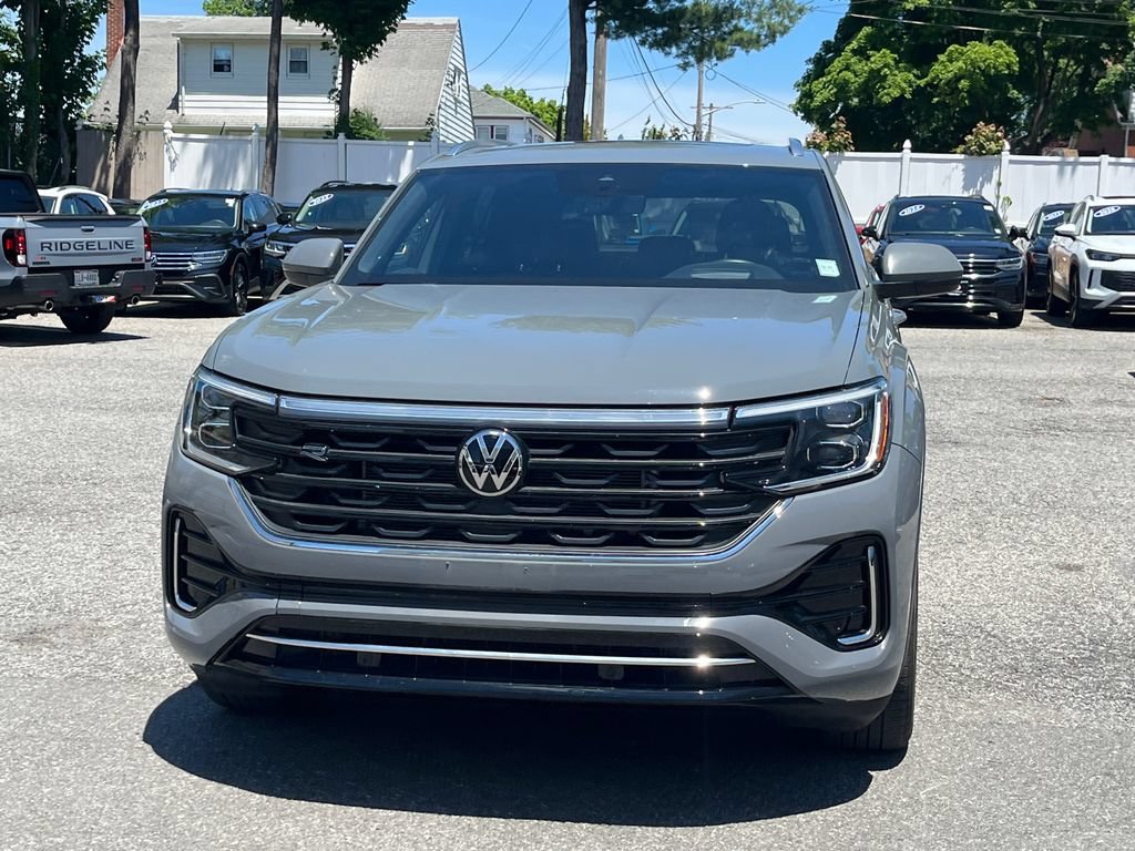 Used 2024 Volkswagen Atlas Cross Sport SEL R-Line AWD/4WD image 6