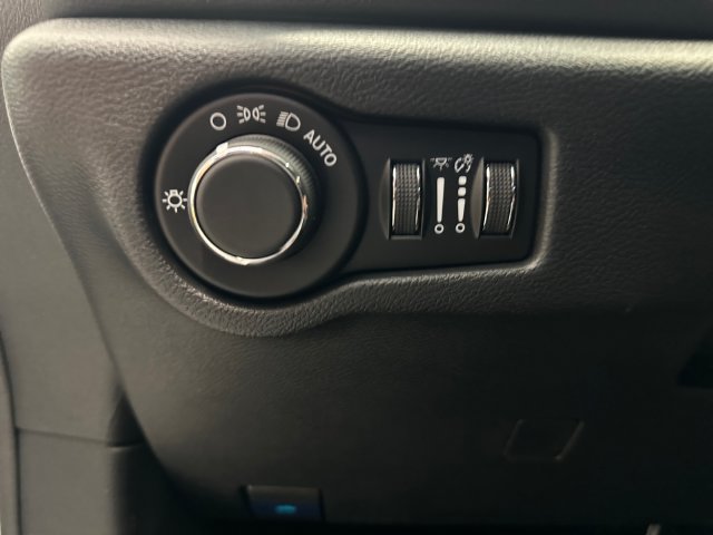 New 2027 Chrysler Pacifica LX FWD image 22