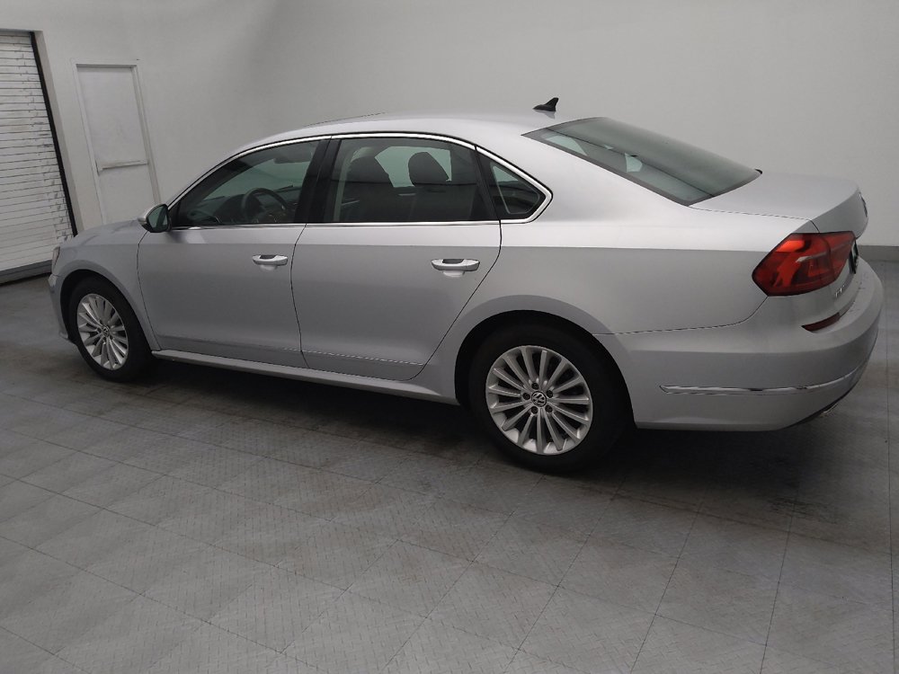 Used 2016 Volkswagen Passat 1.8T SE FWD image 3