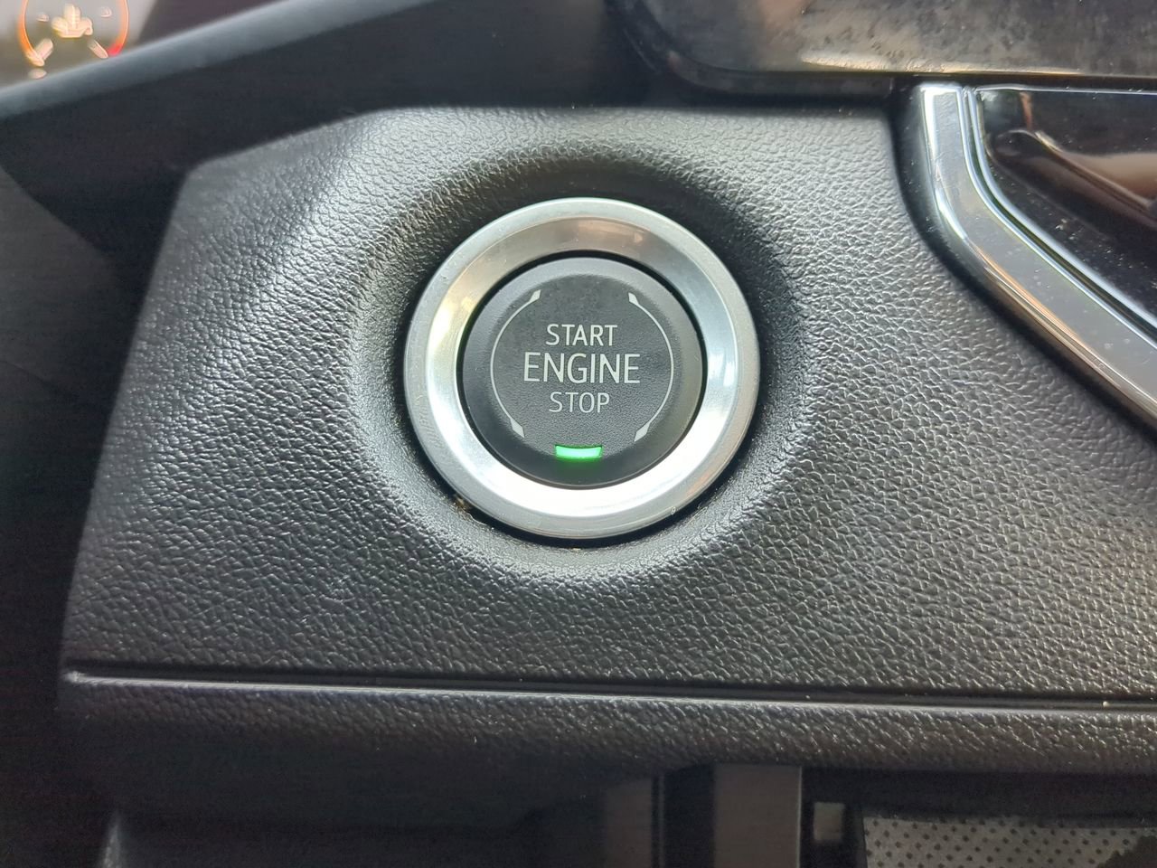 Used 2024 Chevrolet Colorado Trail Boss w/ Technology Package AWD/4WD image 26