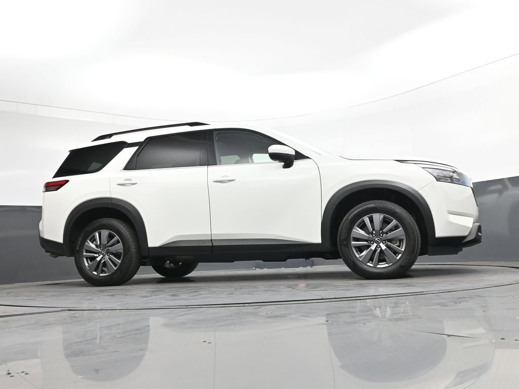 Used 2025 Nissan Pathfinder SV AWD/4WD image 41