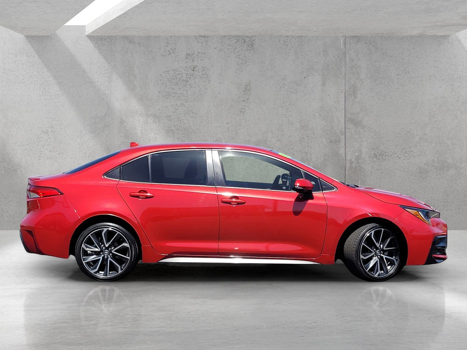 Used 2021 Toyota Corolla SE FWD image 4