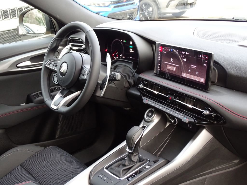 Used 2024 Dodge Hornet R/T w/ Tech Pack w/o Parking image 7