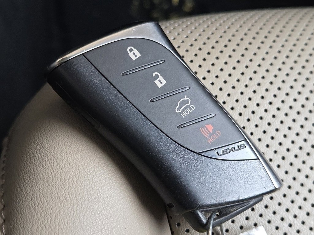 Used 2021 Lexus ES 300h w/ Premium Package image 40