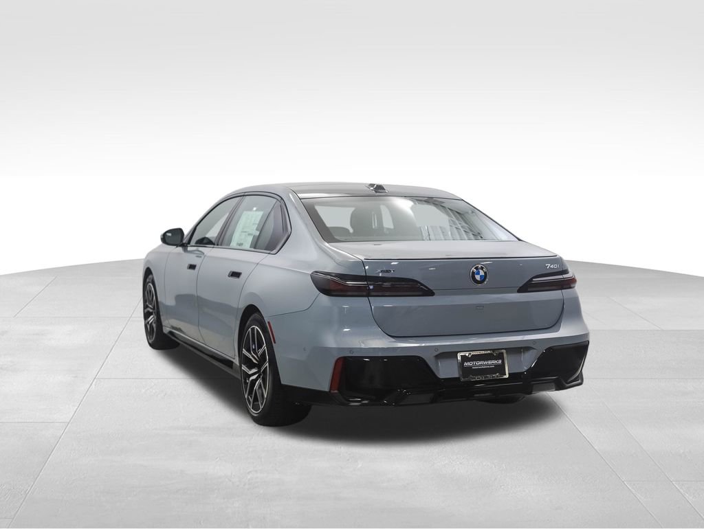 New 2026 BMW 740i xDrive w/ Premium Package image 3