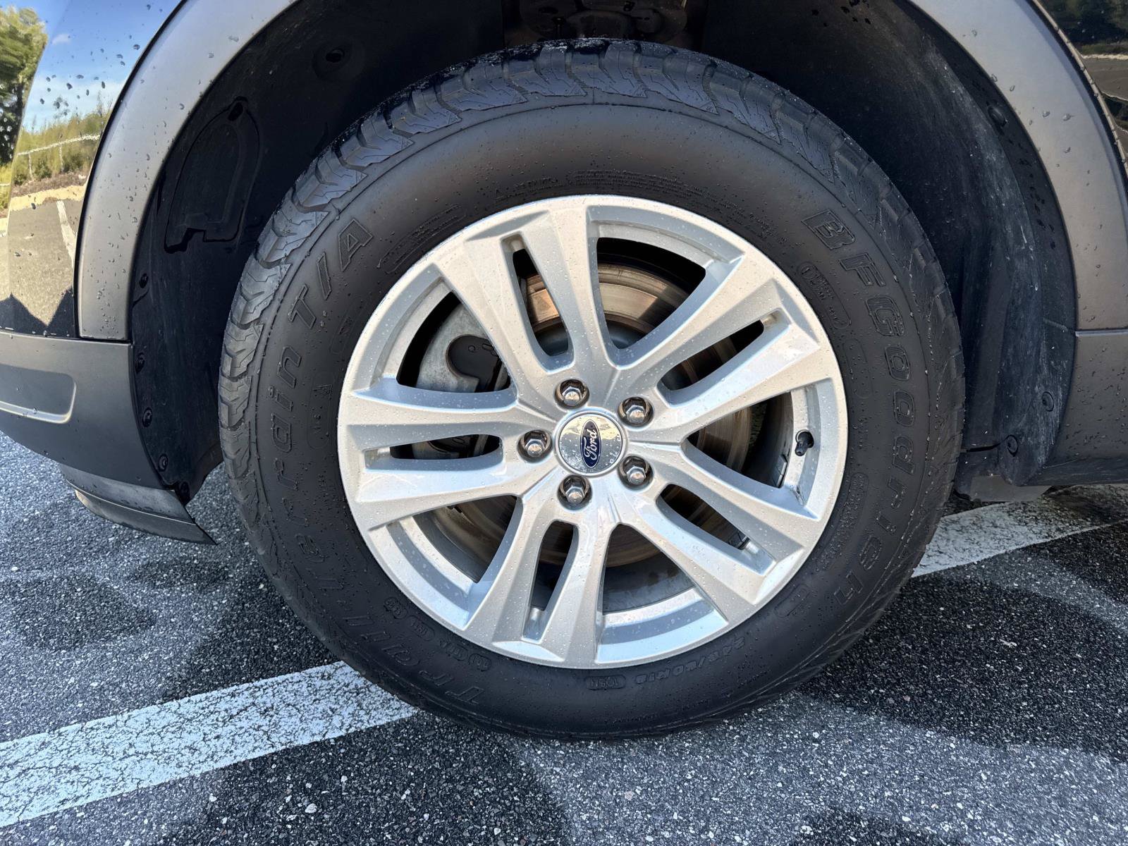 Used 2018 Ford Explorer XLT w/ Equipment Group 202A AWD/4WD image 36