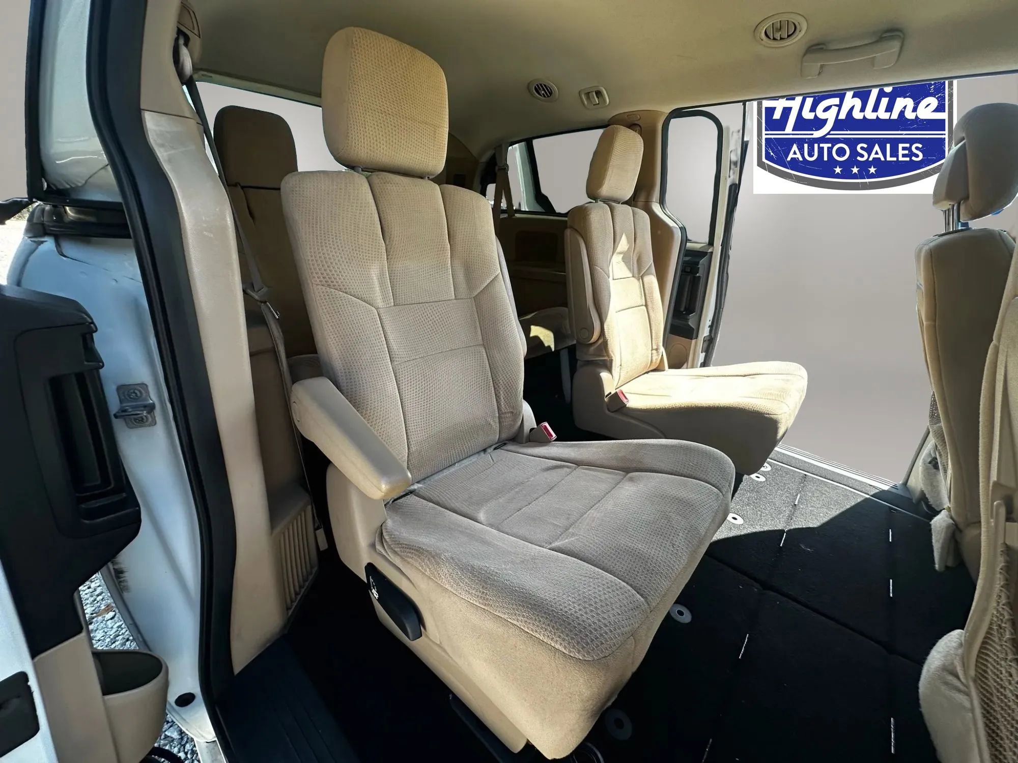 Used 2014 Dodge Grand Caravan SXT FWD image 29