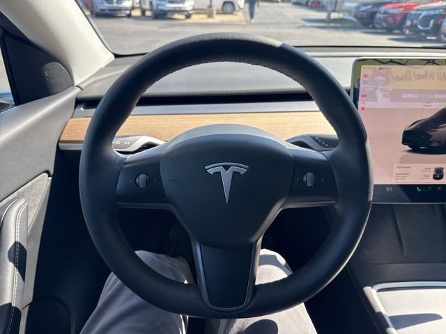 Used 2022 Tesla Model Y Long Range AWD/4WD image 25