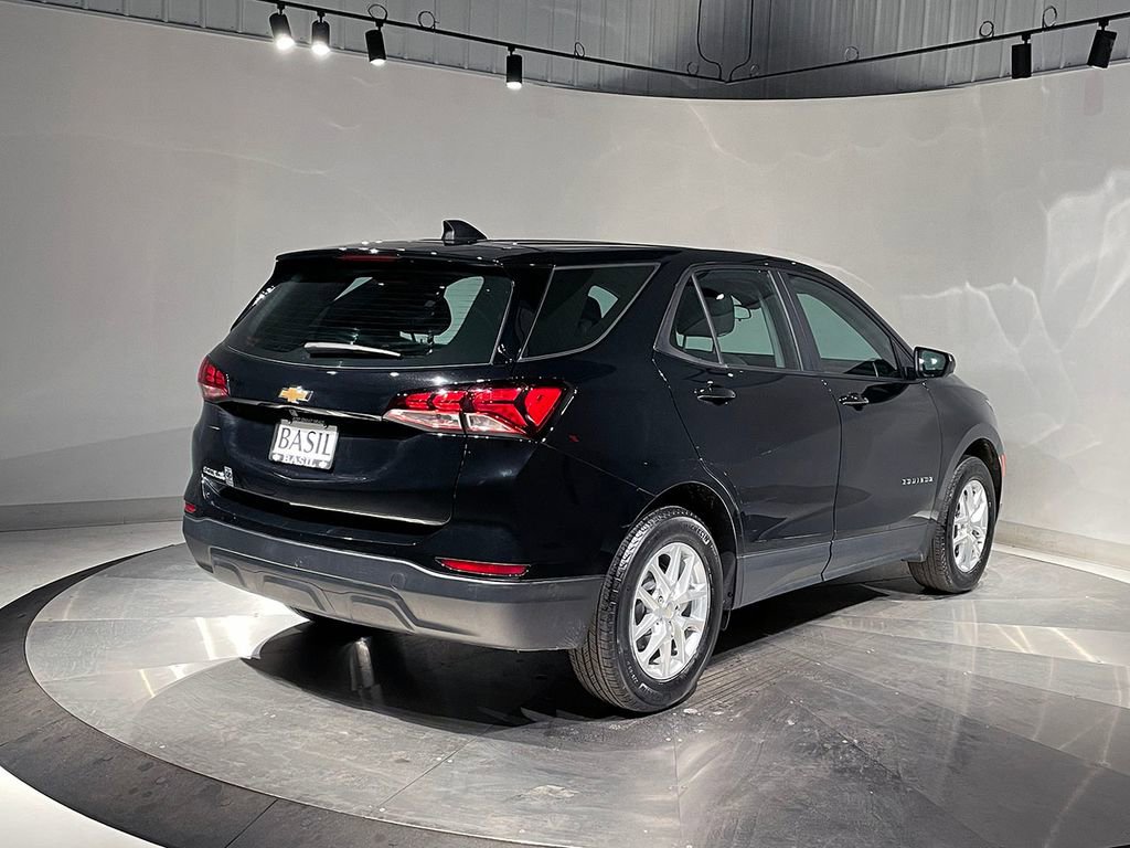 Used 2023 Chevrolet Equinox LS image 11