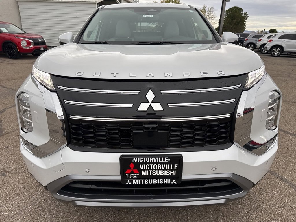 New 2025 Mitsubishi Outlander SE image 2