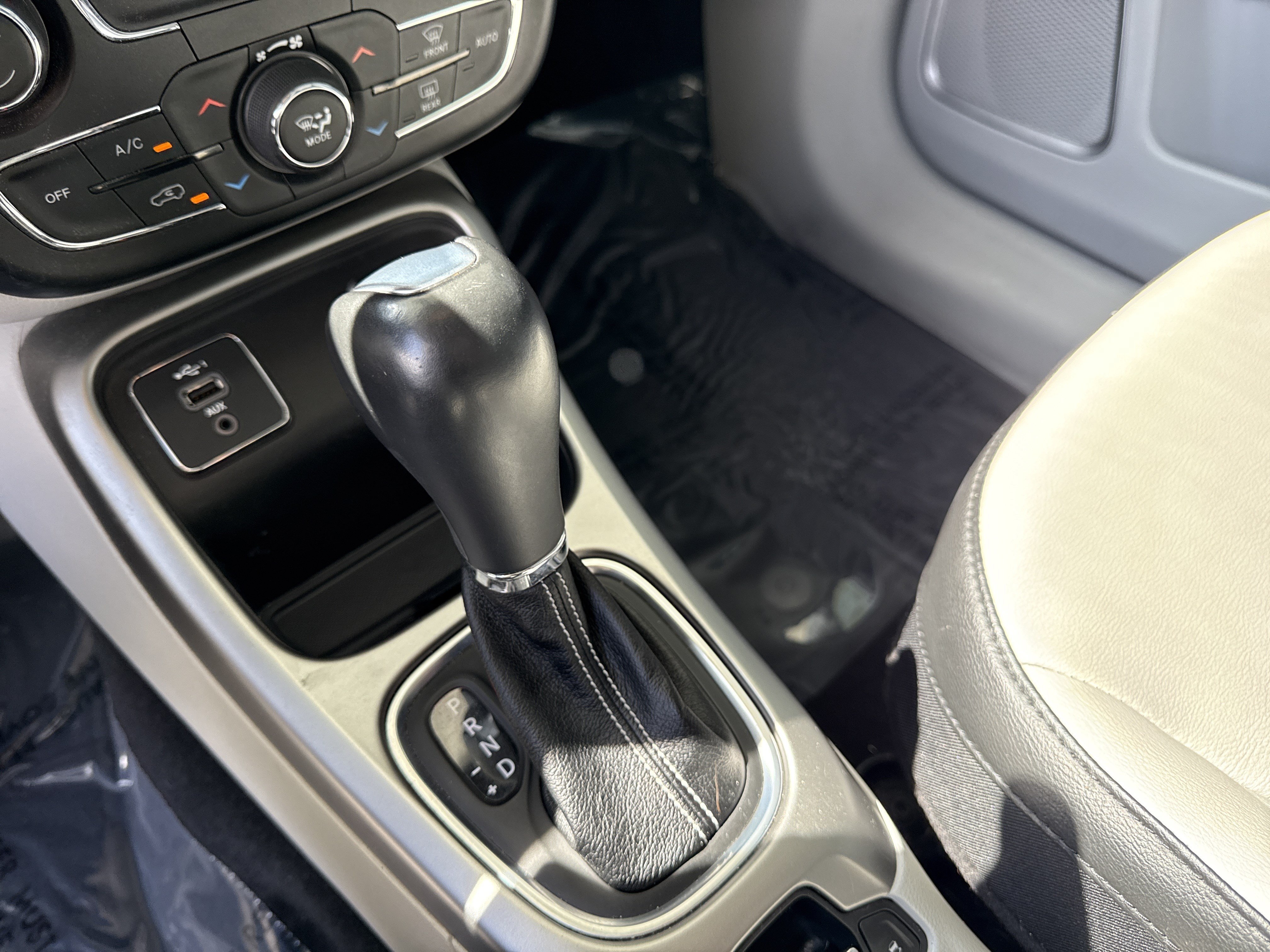 Used 2021 Jeep Compass Latitude FWD image 25