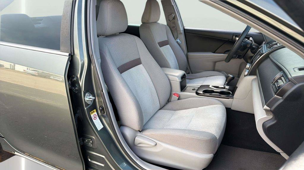 Used 2013 Toyota Camry LE FWD image 14