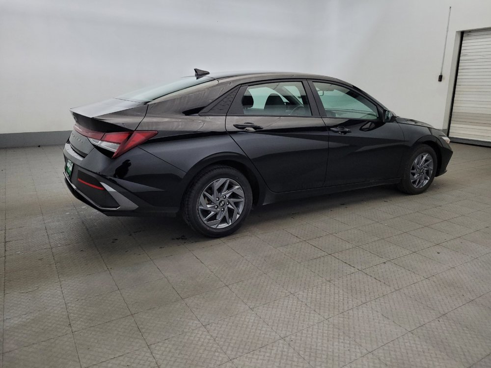 Used 2024 Hyundai Elantra SEL FWD image 10