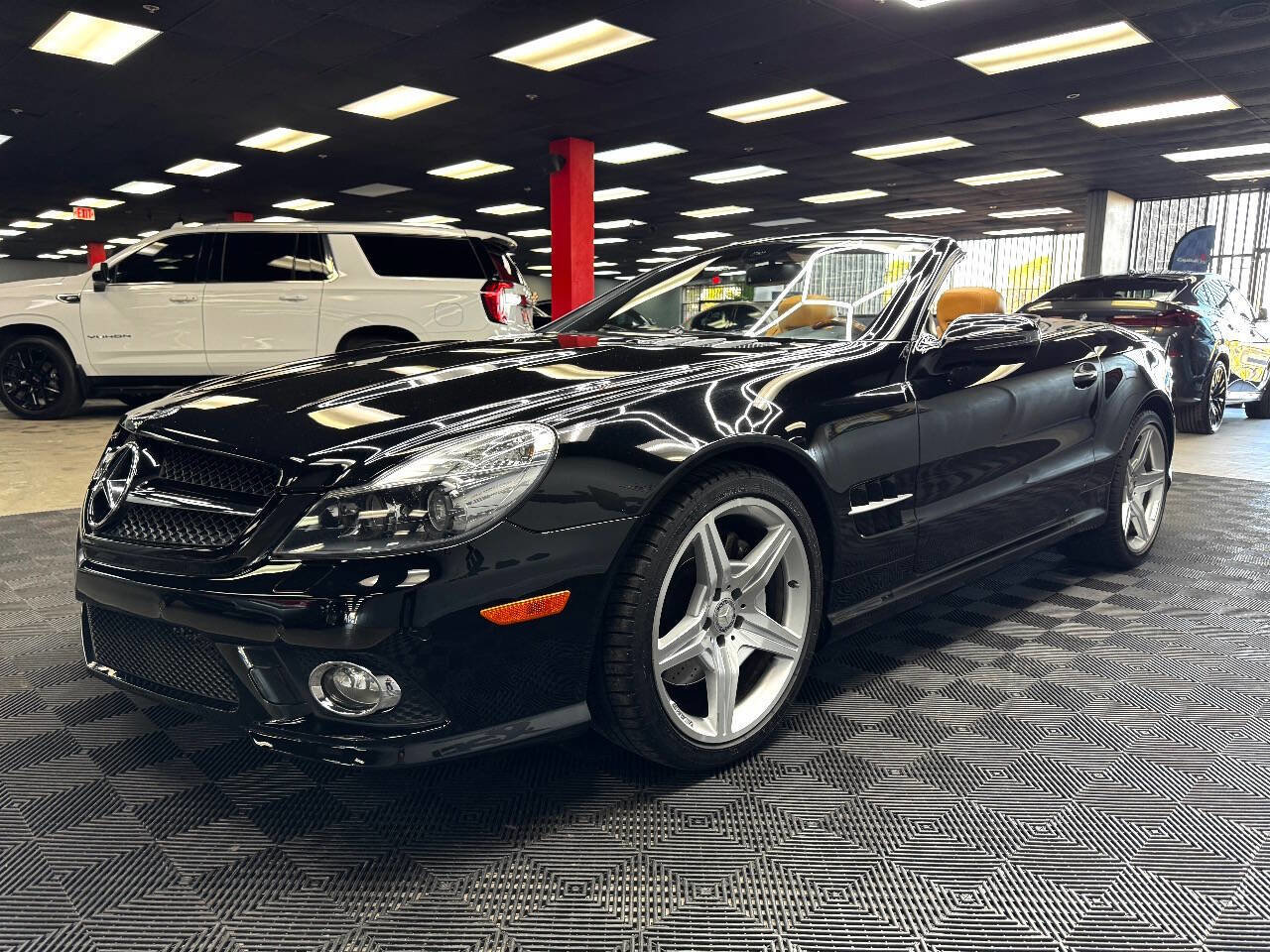 Used 2011 Mercedes-Benz SL 550 image 8