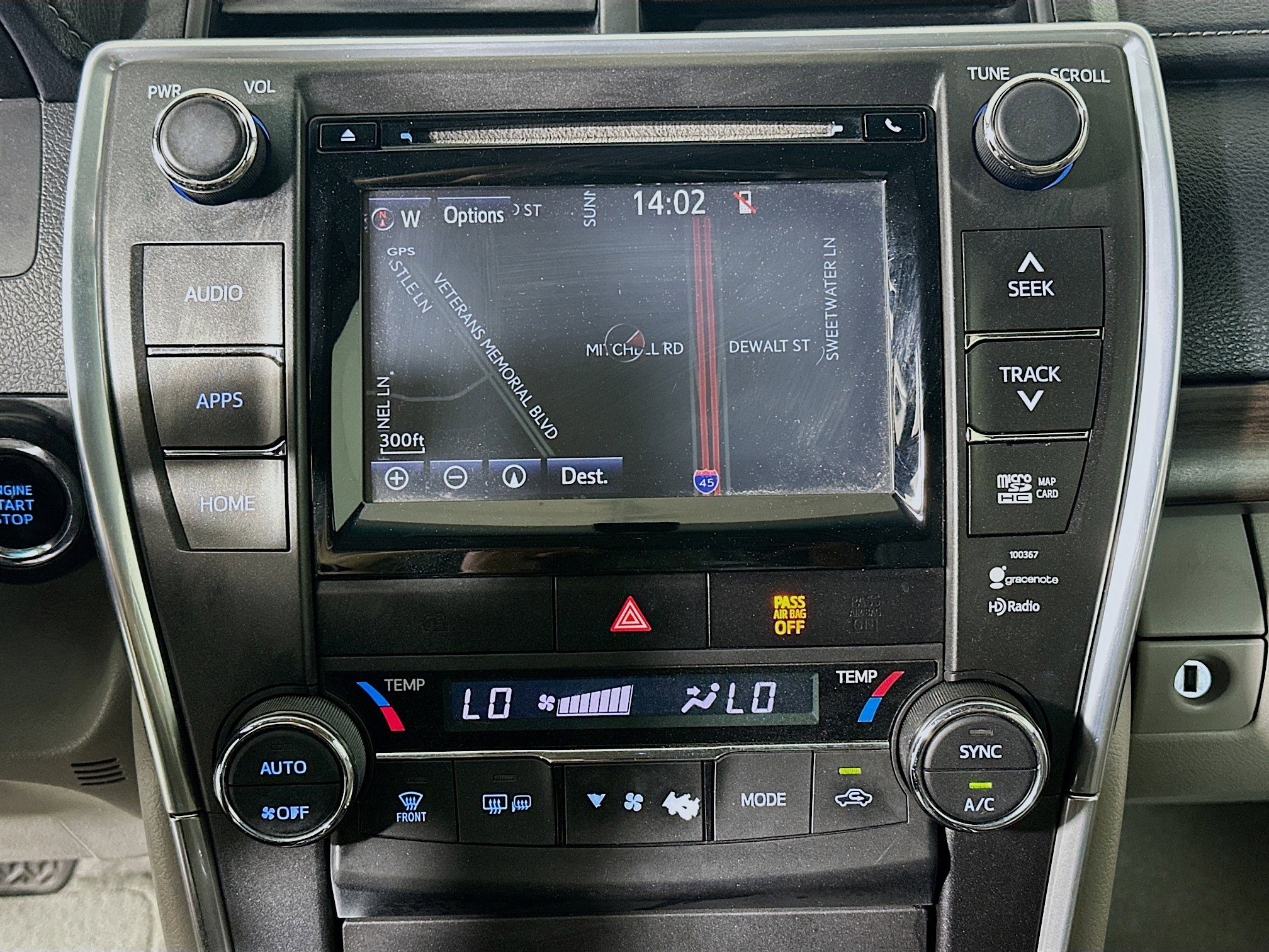 Used 2015 Toyota Camry XLE w/ Moonroof Package FWD image 22