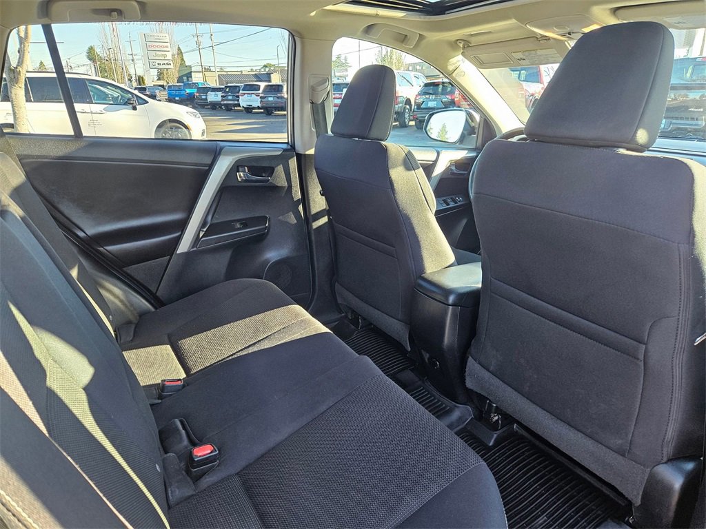 Used 2018 Toyota RAV4 XLE image 33