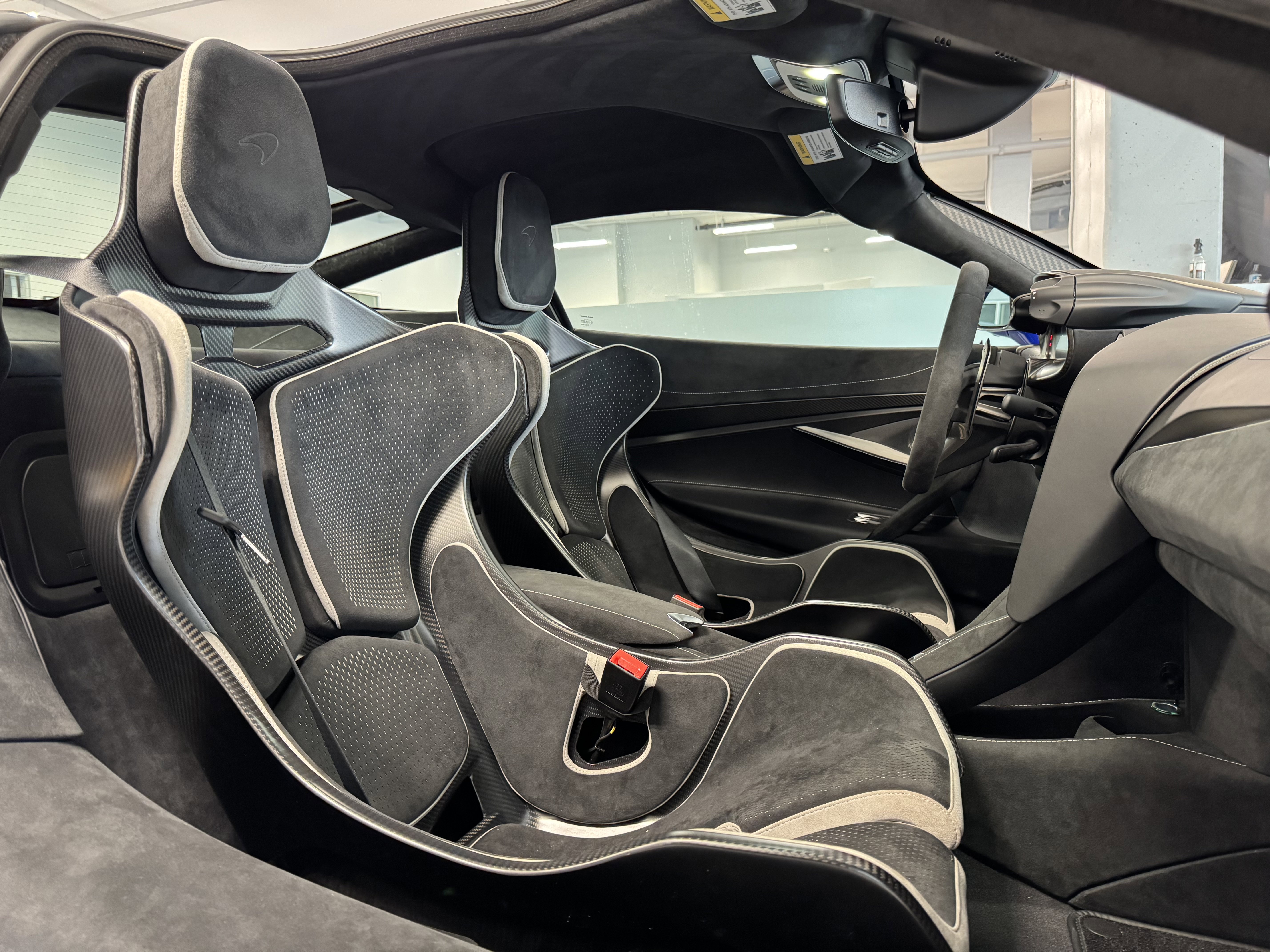 Used 2024 McLaren 750S image 18