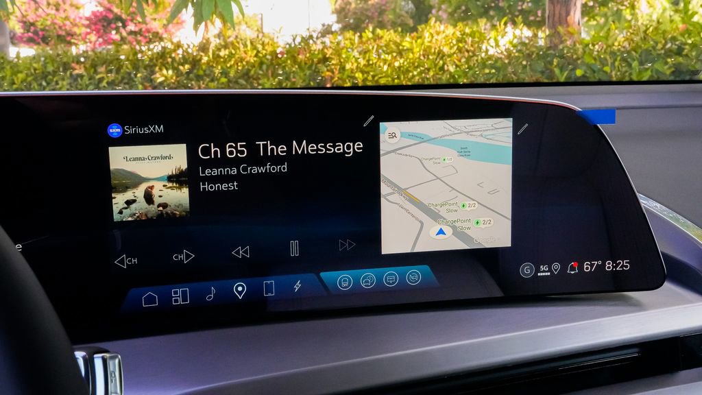 Used 2026 Cadillac Vistiq Luxury image 24