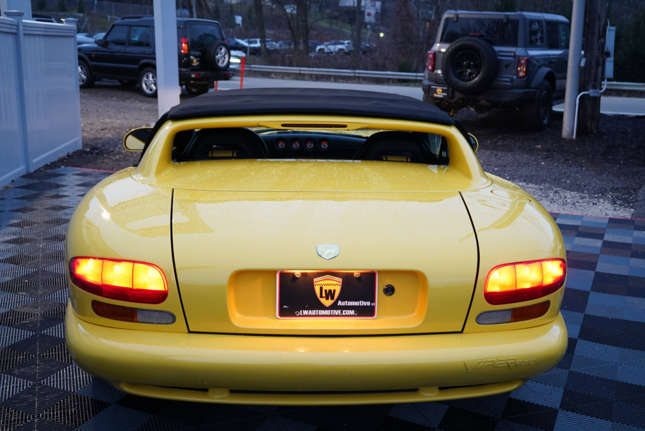 Used 1994 Dodge Viper RT/10 image 7