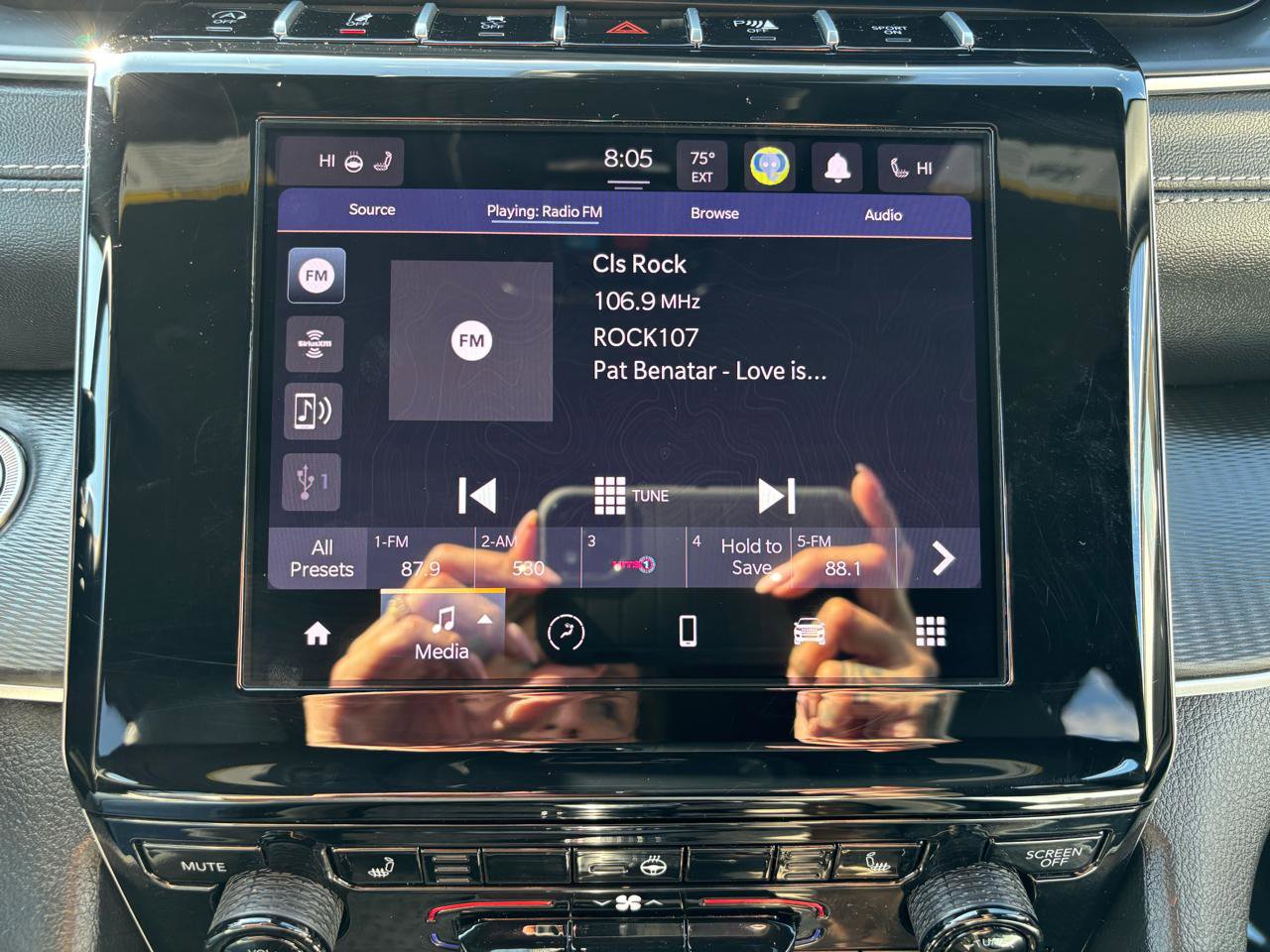 Used 2024 Jeep Grand Cherokee Altitude AWD/4WD image 27