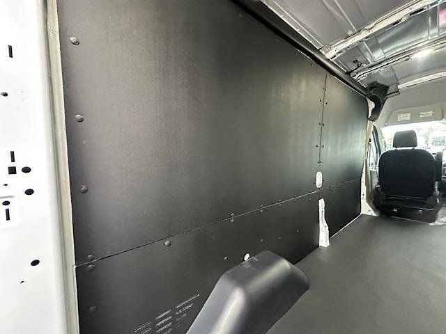 New 2026 Ford Transit 250 148 Medium Roof w/ Load Area Protection Package RWD image 9