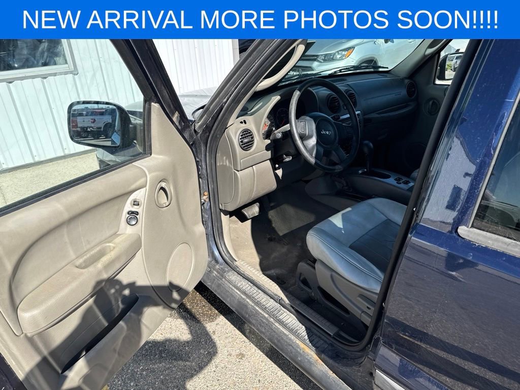 Used 2007 Jeep Liberty Sport AWD/4WD image 16
