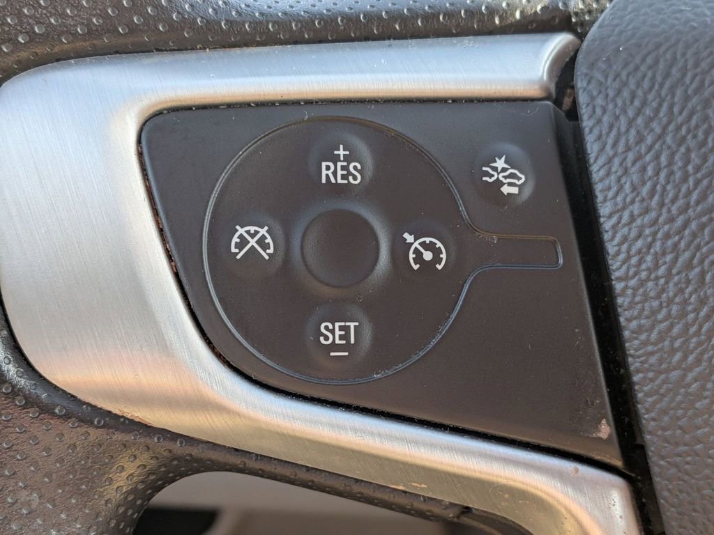 Used 2023 GMC Terrain SLE w/ Driver Convenience Package image 16