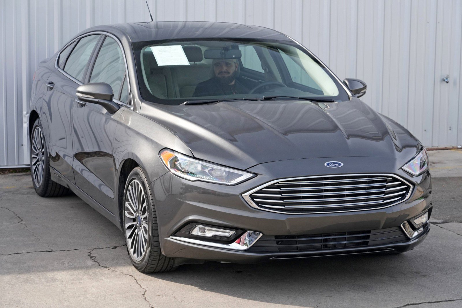 Used 2017 Ford Fusion SE w/ Fusion SE Technology Package image 47