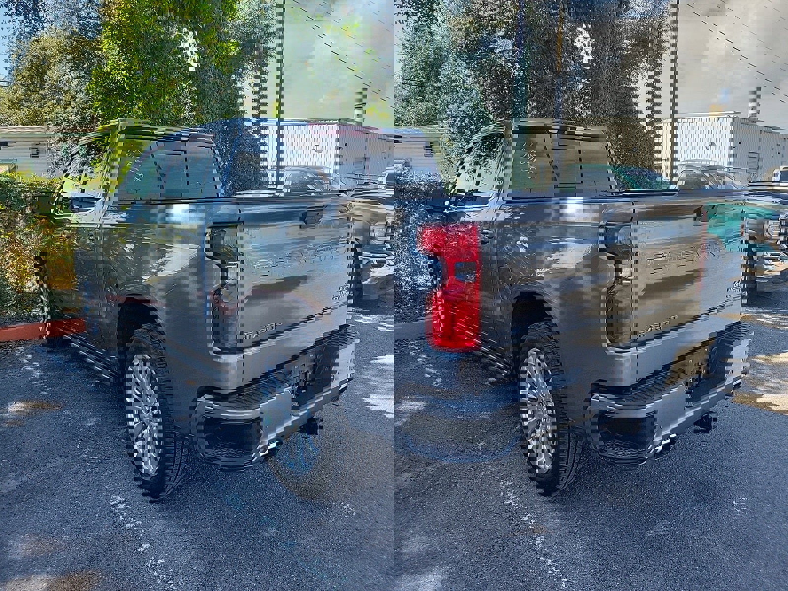 Used 2019 Chevrolet Silverado 1500 High Country w/ Technology Package image 12