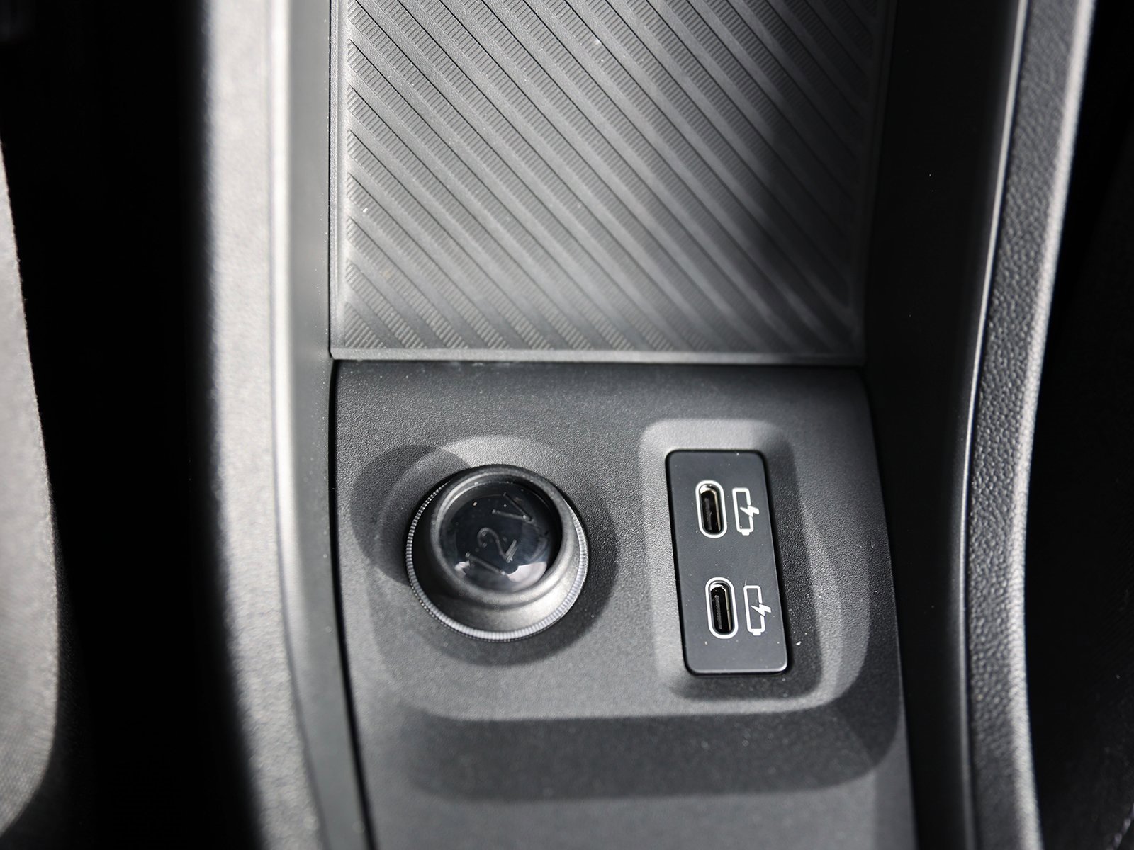 Used 2025 MINI Cooper 2-Door Hardtop image 29