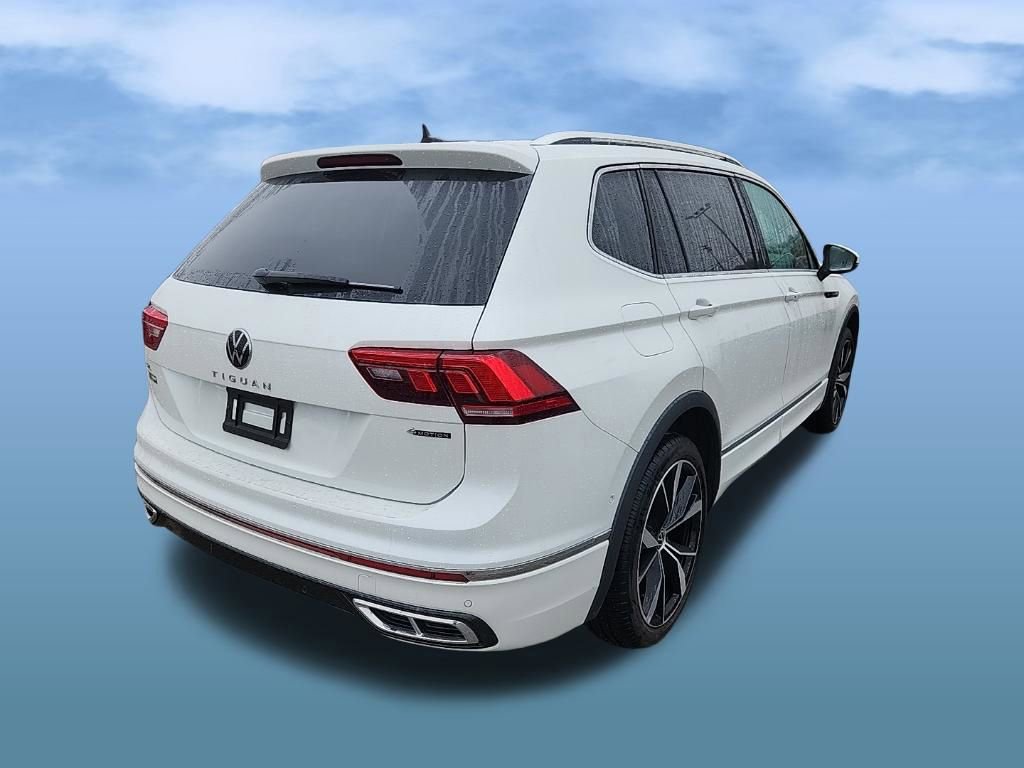Certified 2024 Volkswagen Tiguan SEL R-Line image 8