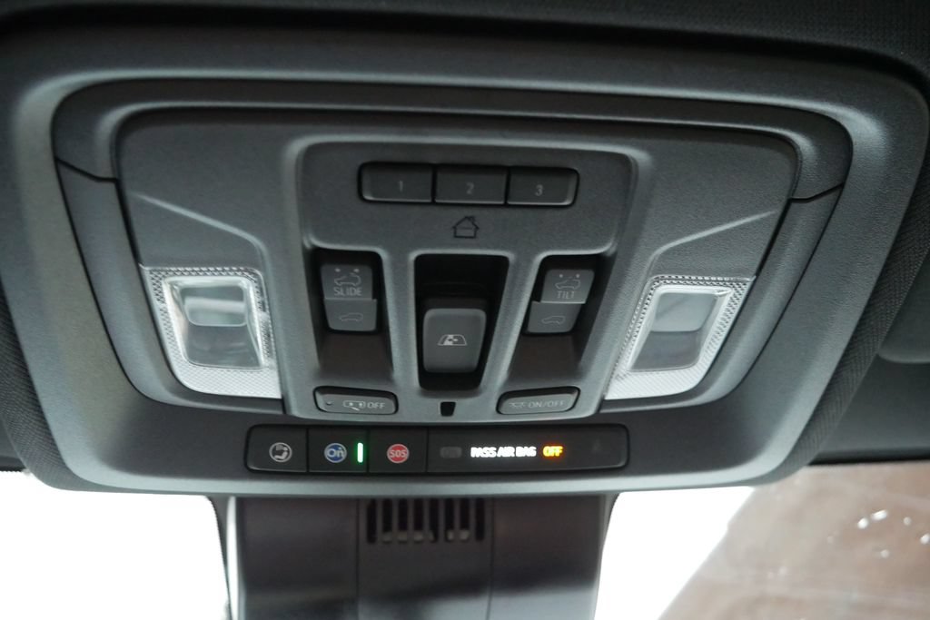 Used 2025 Chevrolet Silverado 3500 High Country w/ Technology Package AWD/4WD image 21
