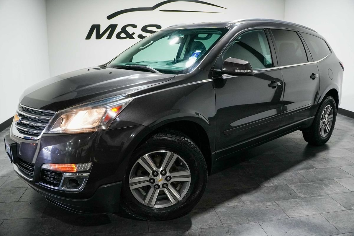 Used 2015 Chevrolet Traverse LT image 2