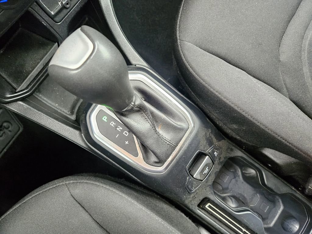 Used 2018 Jeep Renegade Latitude FWD image 17