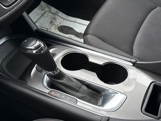 Used 2018 Chevrolet Malibu LT image 34