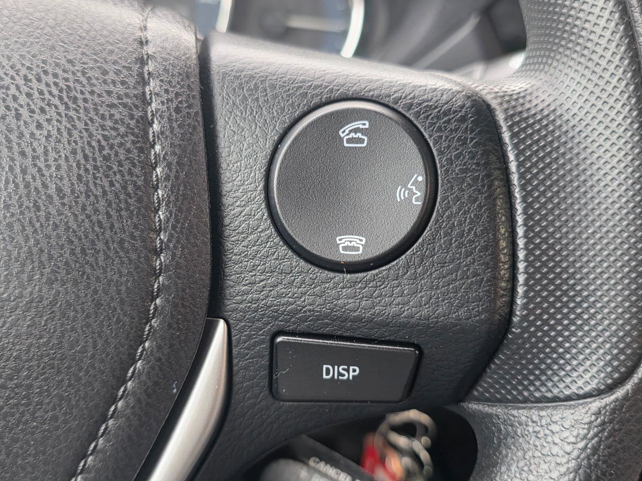 Used 2015 Toyota Corolla LE FWD image 16
