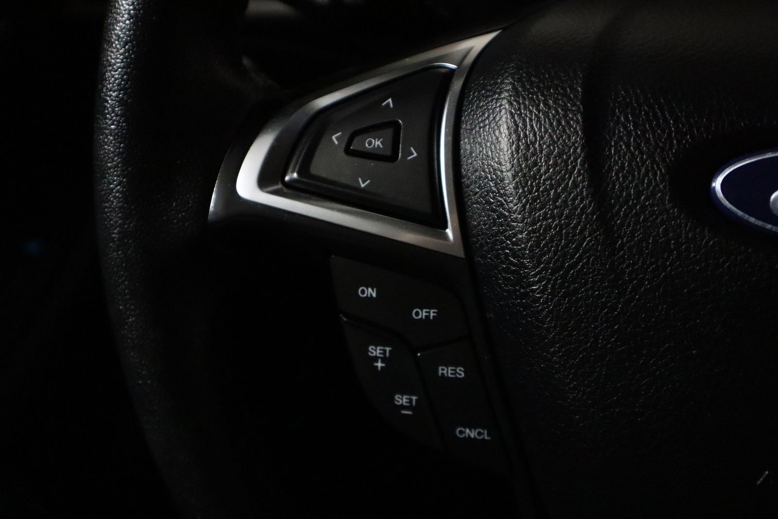 Used 2024 Ford Edge SEL image 36